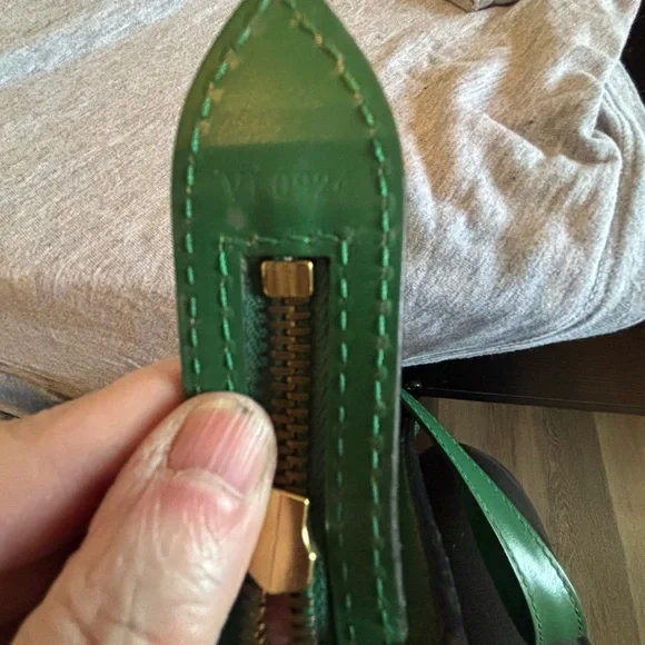 Louis Vuitton Saint Jacques PM – Borneo Green Epi Leather - Picture 10 of 10